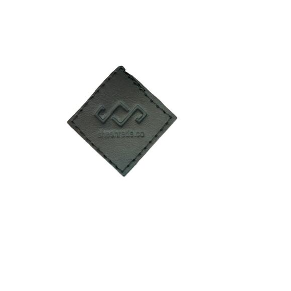 She Shreds “Fear Less” flannel pink/black pockets grunge goth snow boarder LG - Picture 5 of 8